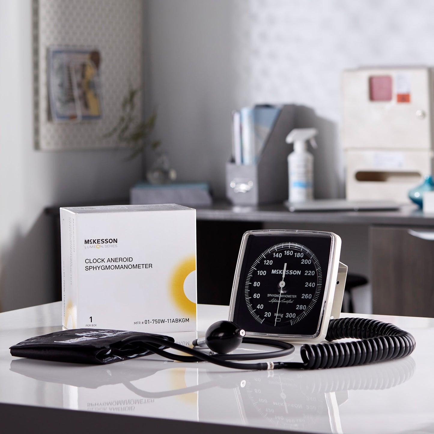 Aneroid Sphygmomanometer Unit McKesson LUMEON Adult Cuff Nylon Cuff 23 - 40 cm Wall Mount, Packaging Type- Box