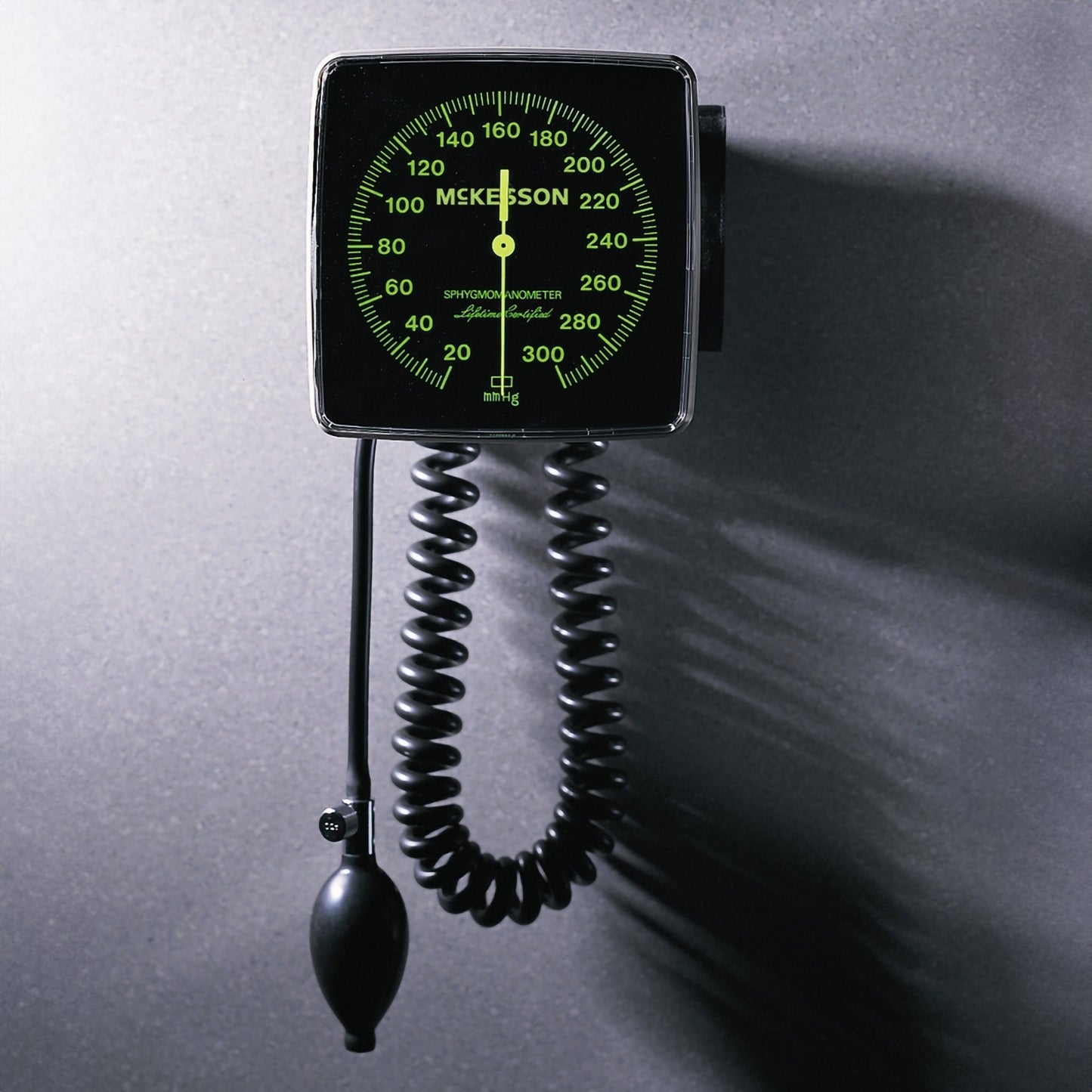 Aneroid Sphygmomanometer Unit McKesson LUMEON Adult Cuff Nylon Cuff 23 - 40 cm Wall Mount, Packaging Type- Box