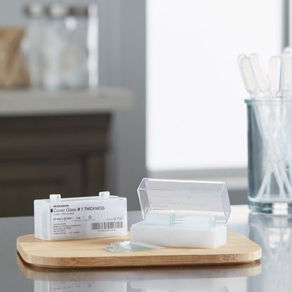 Cover Glass McKesson Square No. 1 Thickness 22 X 22 mm, Packaging Type- Box