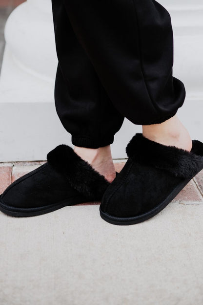 Black Faux Fur Cozy Slippers
